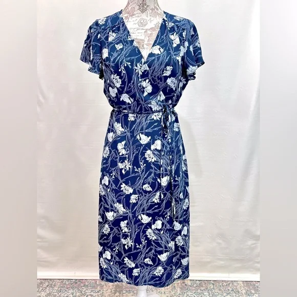 LEITH Navy Blue and White floral Wrap Midi Dress with Flutter Sleeves size M - Picture 3 of 13